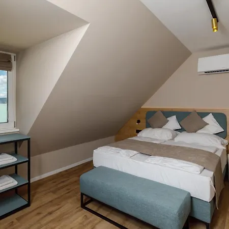 Lepke és étterem 3* Tihany