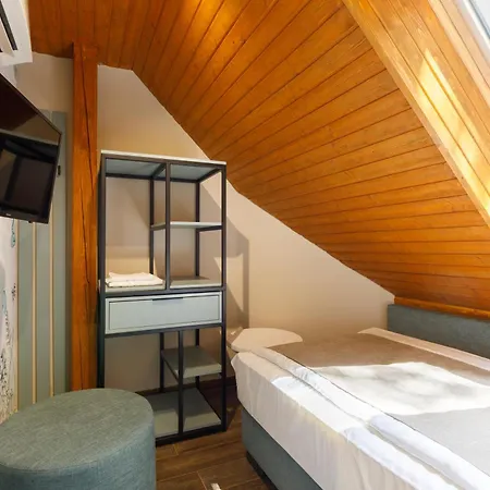 Casa de hóspedes Lepke és étterem