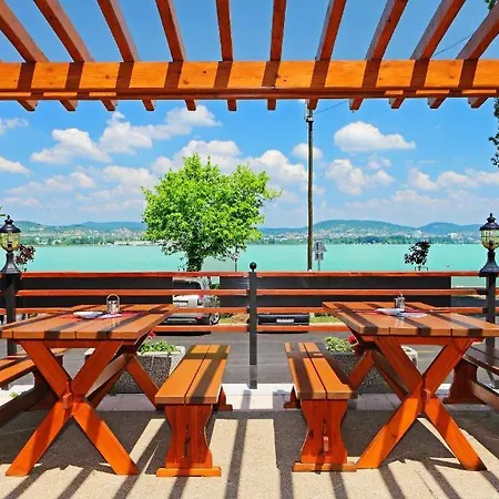 Lepke és étterem Casa de hóspedes 3*